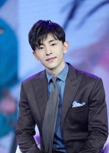 圈内爆料邓伦上小学,圈内爆料引发热议